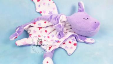 Schnuffeltuch Hippodrache Felix in lavendel mit Sternen