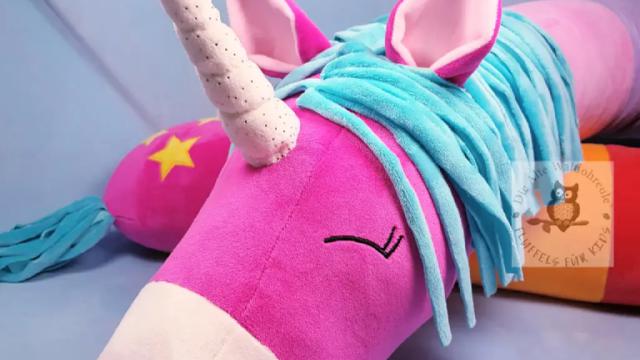 Bettschlange Einhorn Elfi Kopf schräg